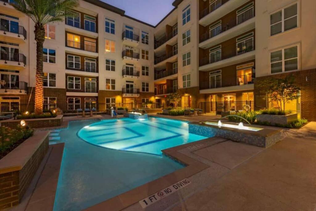 Luxury Apartment With King Bed And Pool And Free Parking 4 Houston Exterior photo