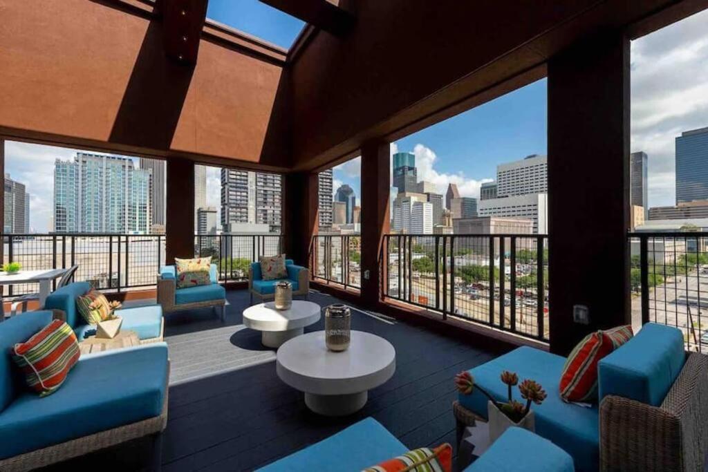Luxury Apartment With King Bed And Pool And Free Parking 4 Houston Exterior photo
