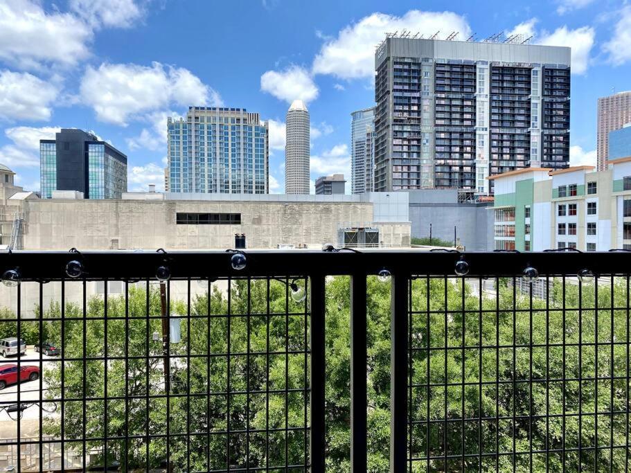 Luxury Apartment With King Bed And Pool And Free Parking 4 Houston Exterior photo