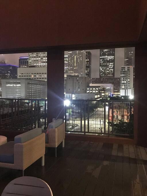 Luxury Apartment With King Bed And Pool And Free Parking 4 Houston Exterior photo