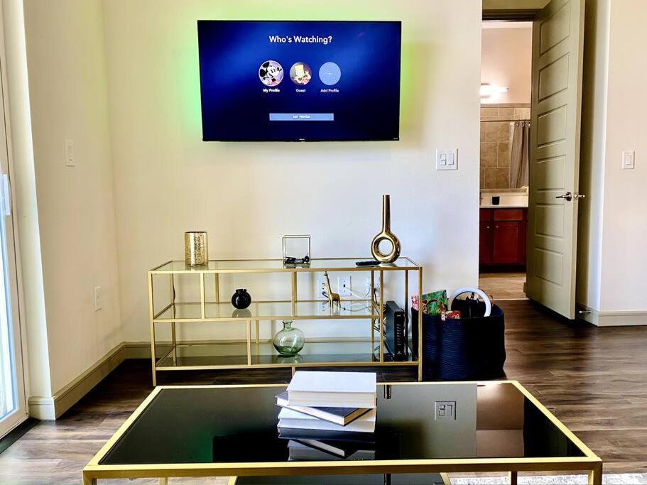 Luxury Apartment With King Bed And Pool And Free Parking 4 Houston Exterior photo