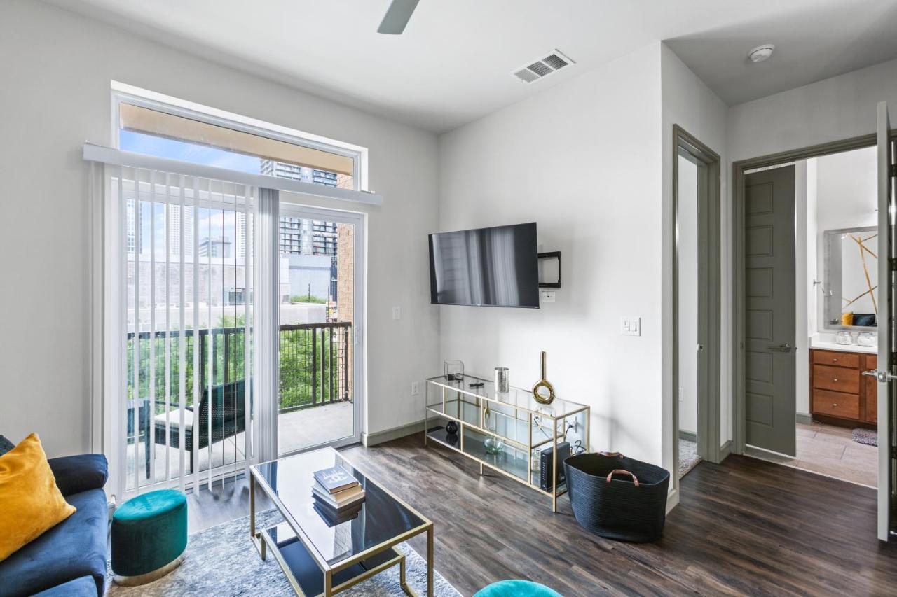 Luxury Apartment With King Bed And Pool And Free Parking 4 Houston Exterior photo