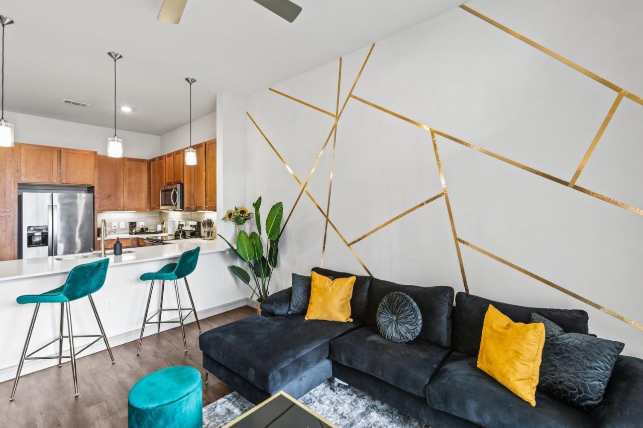 Luxury Apartment With King Bed And Pool And Free Parking 4 Houston Exterior photo