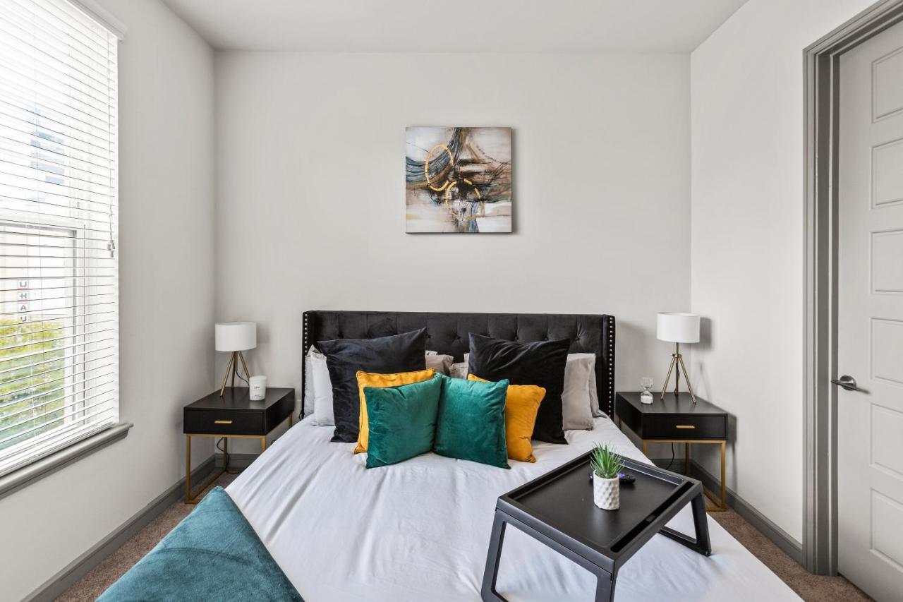 Luxury Apartment With King Bed And Pool And Free Parking 4 Houston Exterior photo